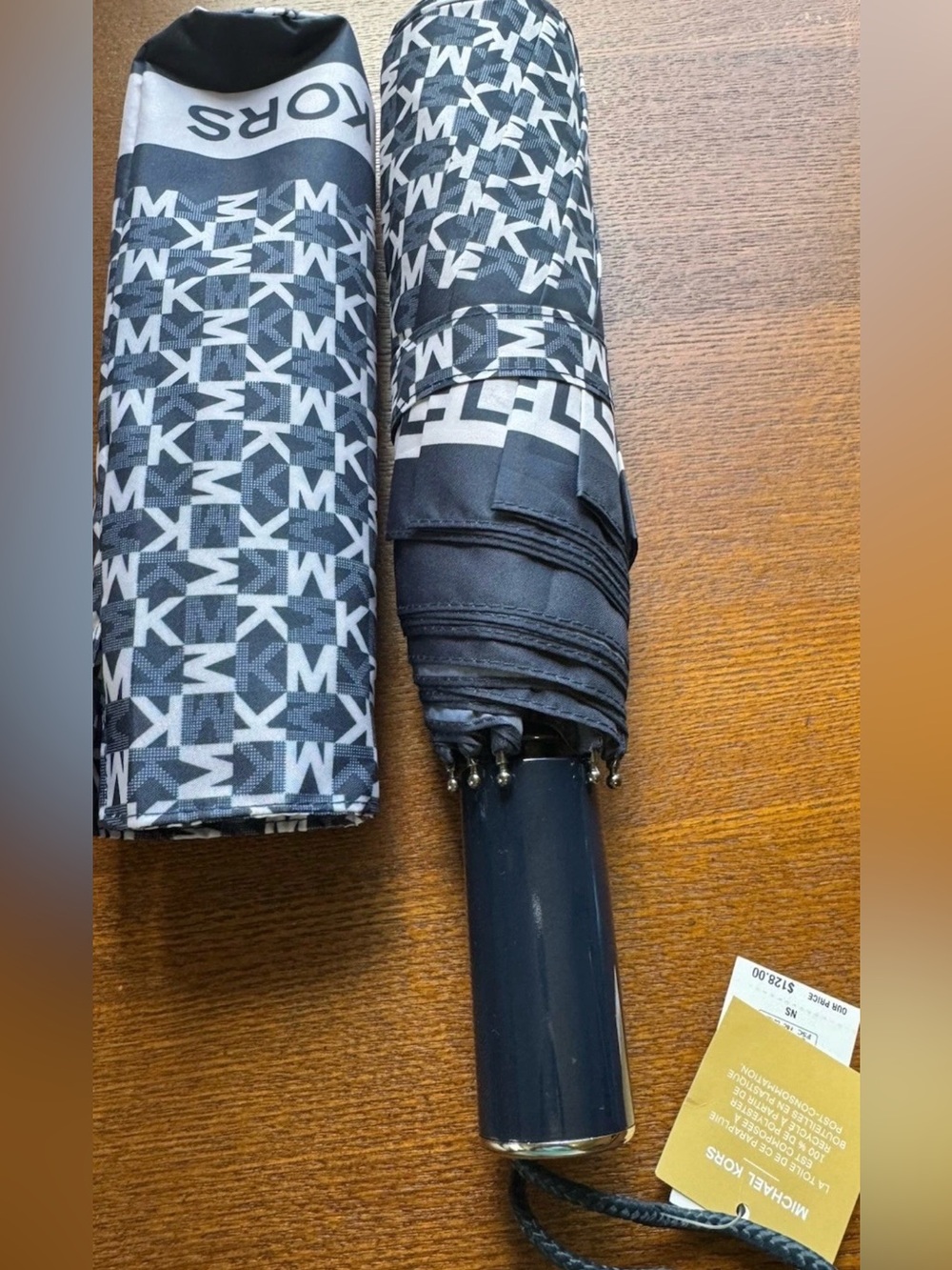 Michael Kors Navy Blue/White Travel MK
Signature Monogram Umbrella